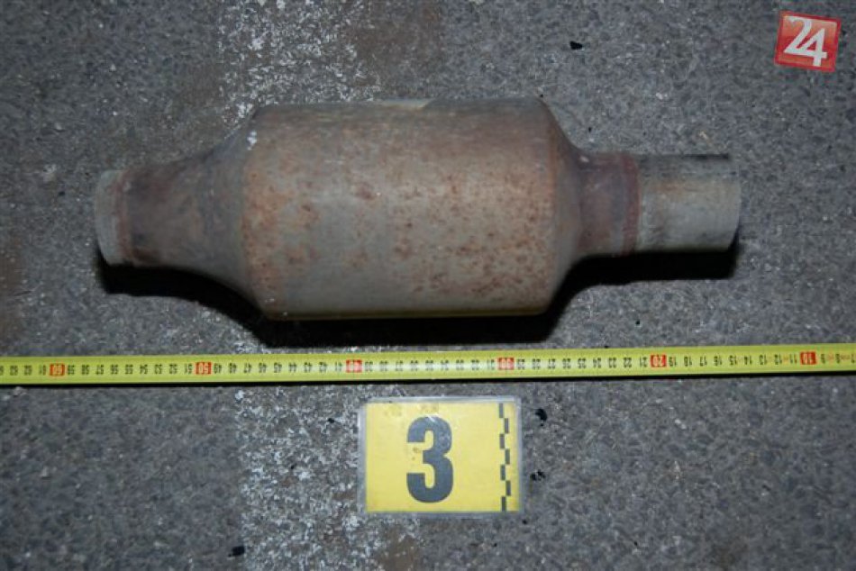 Zlodeji kradli vo veľkom katalyzátory z áut