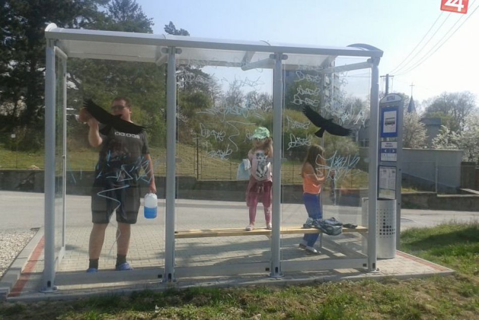 Vyčistili zastávku