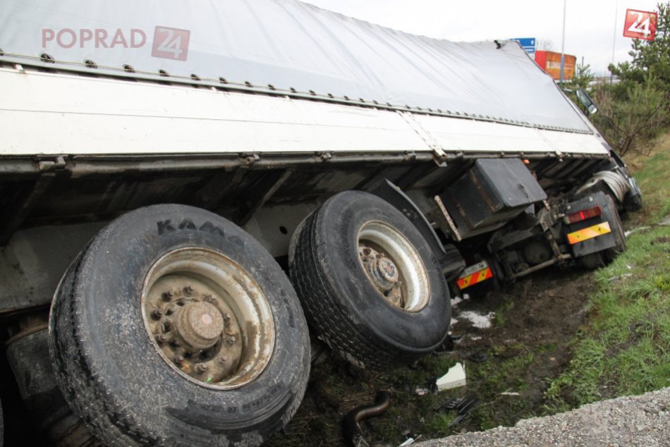 Nehoda kamióna pri Baumaxe