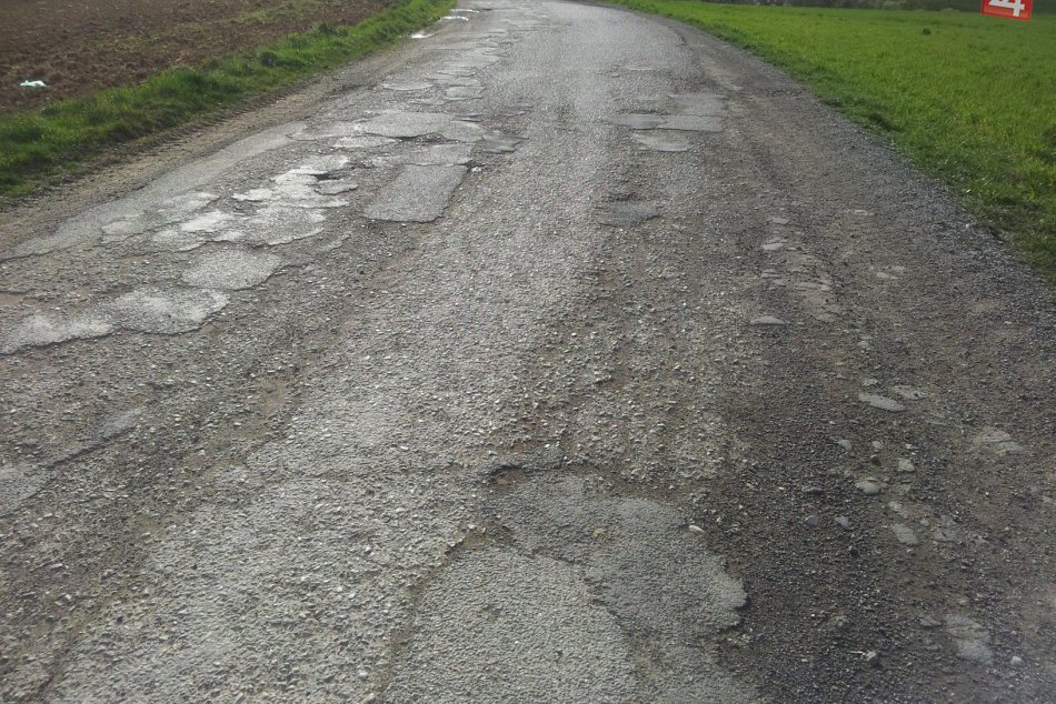 Cesta na Lúčky je záplata na záplate