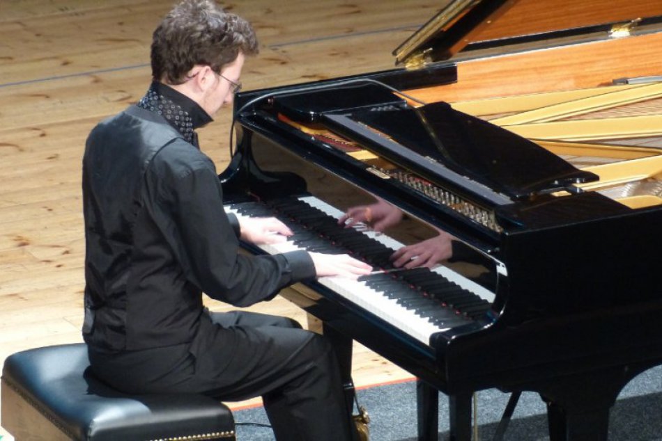 Po piatich rokoch na domácom pódiu: recitál Adama Brutovského