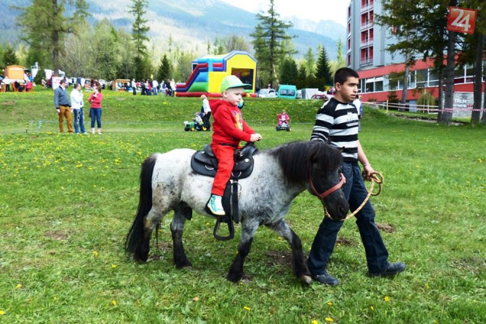 Retro sprievod 1.máj