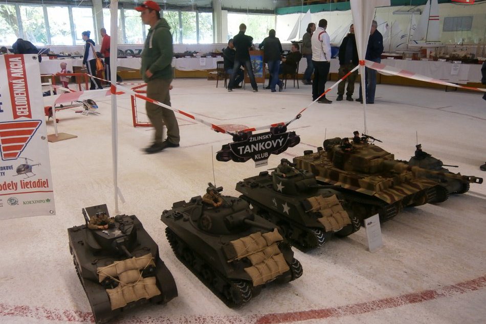 Modely vlakov, lietadiel, lodi Prievidza