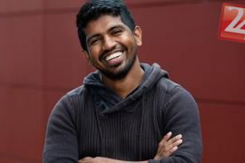 Študentovi sa poctivosť vyplatila: Našiel 70-tisíc eur, ihneď to nahlásil a získ