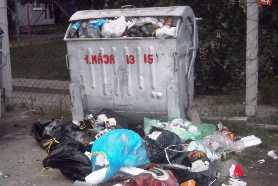 nevyvezený odpad v ZM