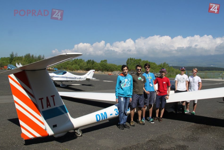 Lietanie je droga. Poznajú to aj najmladší popradskí piloti