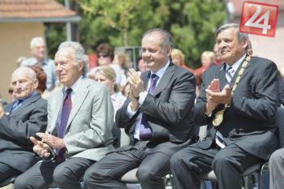 Prezident pozval najlepších gymnazistov do cukrárne