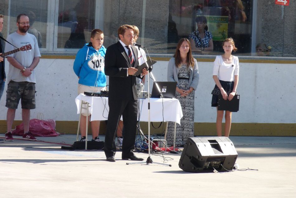 Rozlúčka bystrických deviatakov pri odchode zo školy