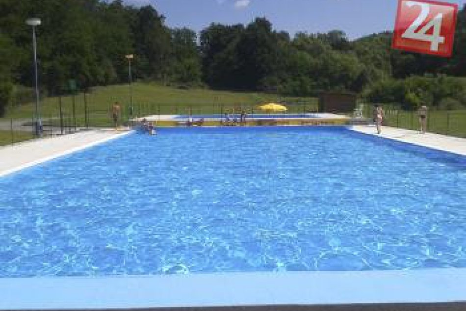 V Krupine otvorili brány zrekonštruovaného kúpaliska!