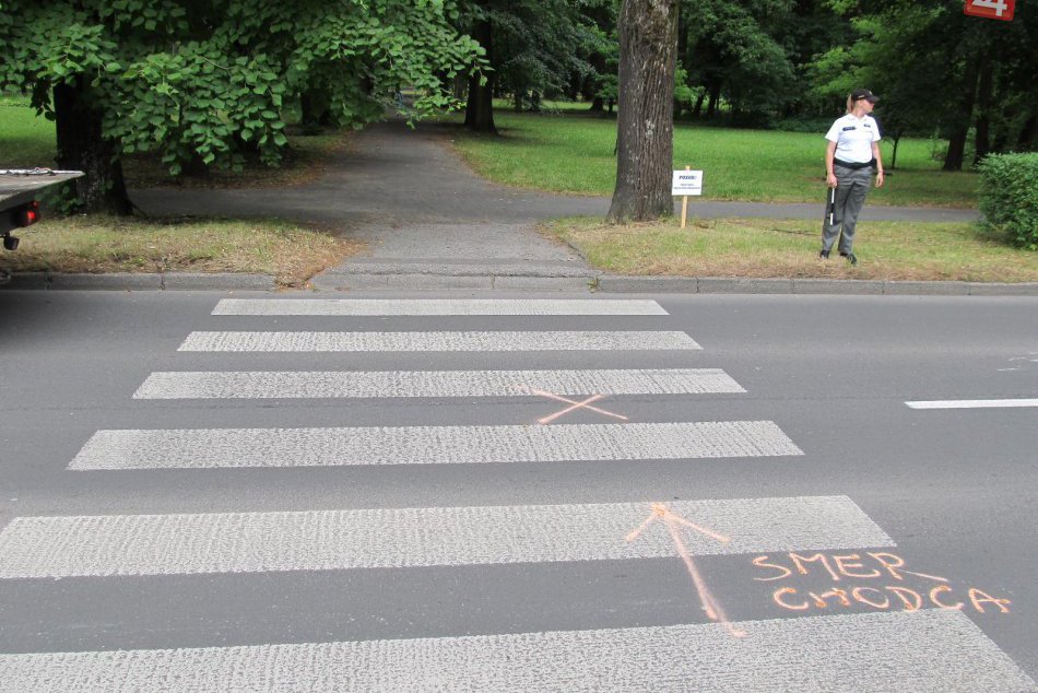 Motorkár na priechode v Banskej Bystrici zrazil chlapca