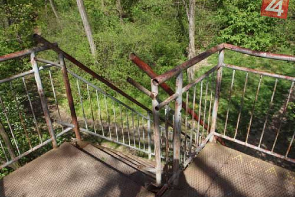 Dobrovoľníci skrášlia výhľadňu v Lesoparku