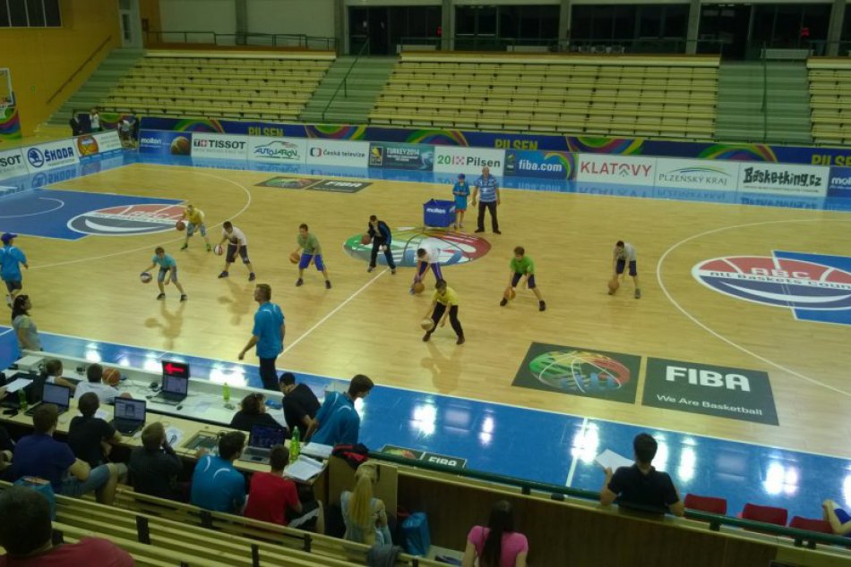 Žiarski basketbalisti z ,,Dvojky" zabávali fanúšikov na prestížnom podujatí