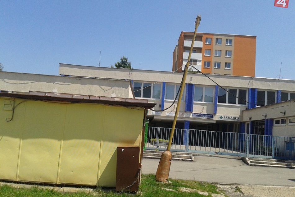 Ktorý je ten NAJ: ...Šikmejší stĺp verejného osvetlenia v Humennom?