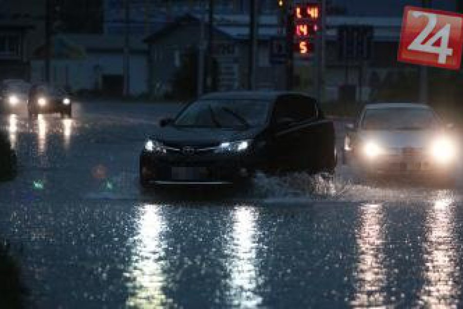 Večerná búrka narobila v Banskej Bystrici problémy