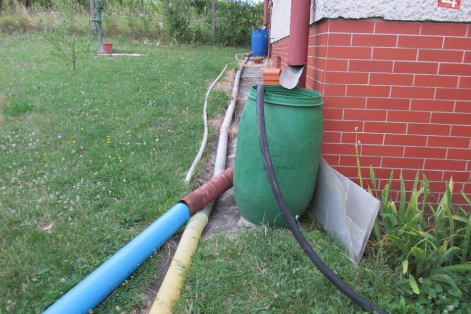 Nepitná voda na Martinskom brehu