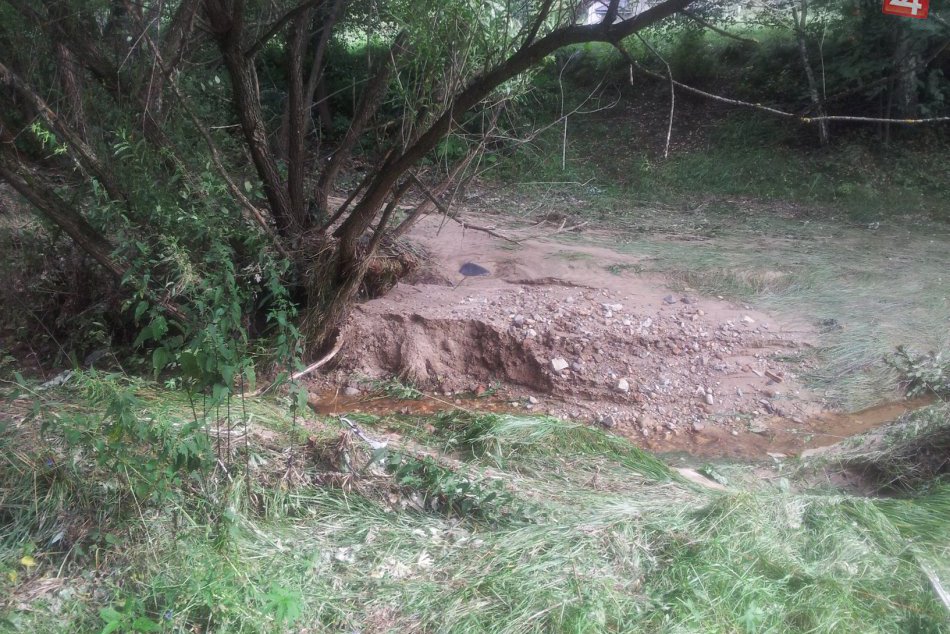Brezno po prietrži mračien