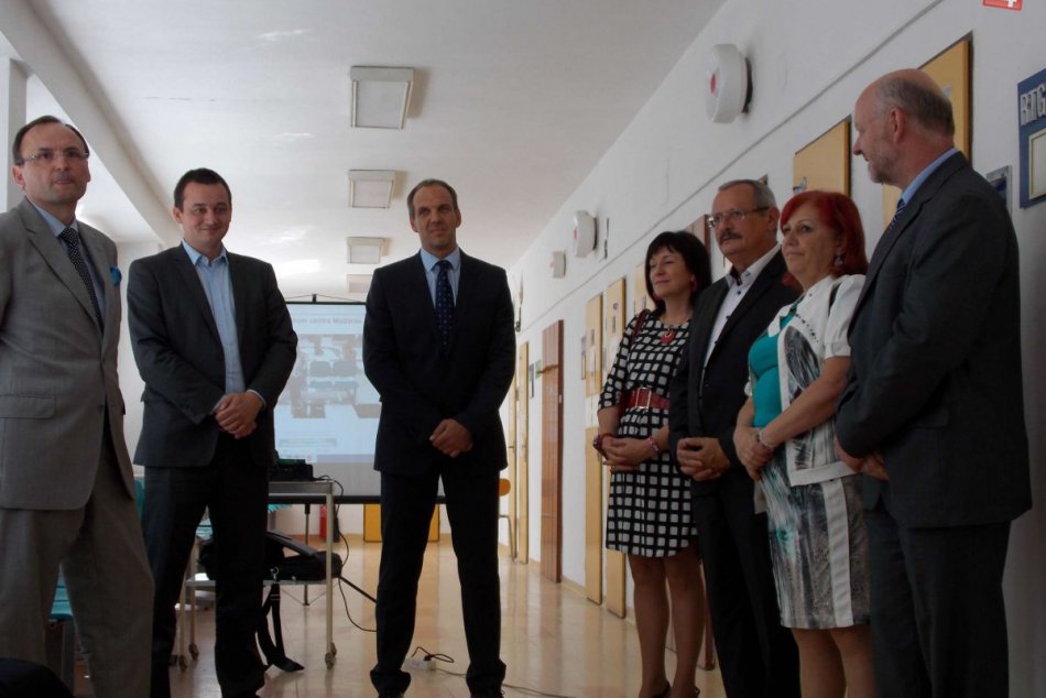 Slávnostna výmena lavičiek v Spišskonovoveskej nemocnici