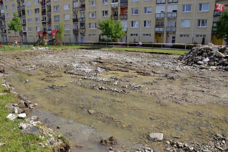 Práce na Hviezdoške brzdí počasie, takto to tam vyzerá