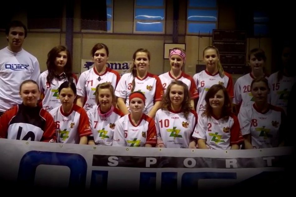 Video zachytávajúce kľúčové úspechy bystrických florbalistov