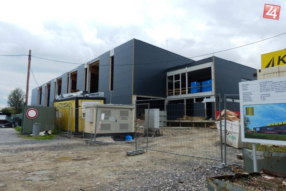 Výstavba zimného štadióna Bartečka a Suchého