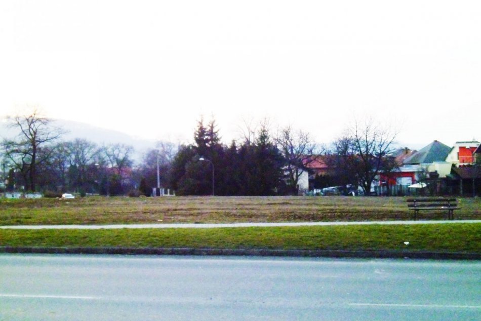 Postaví sa na tejto ploche ihrisko? Na Šváboch čakajú na multifunkčný areál