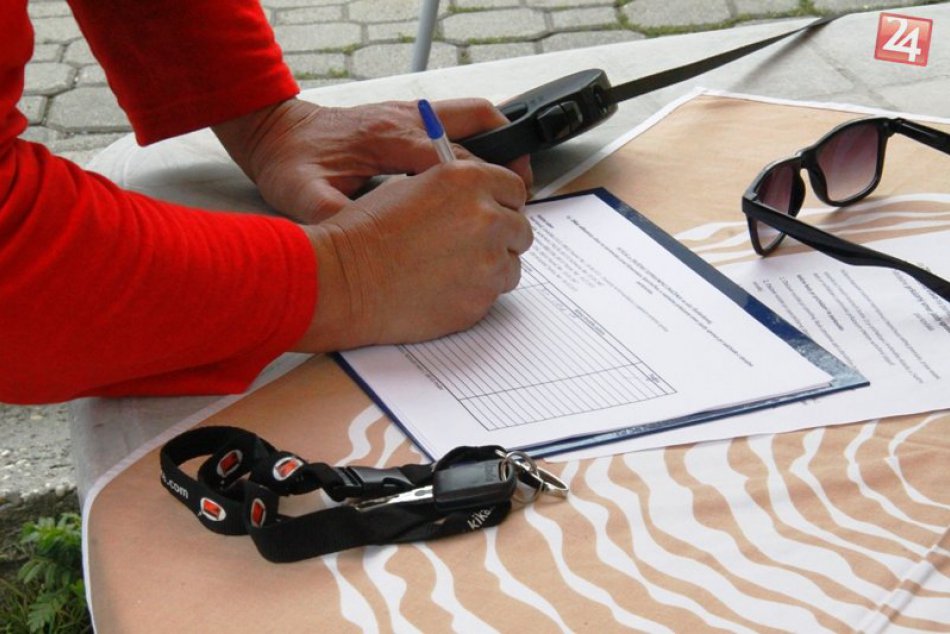 Petícia proti značke zákaz odbočenia pri Slovenskej sporiteľni