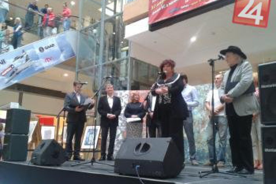 Manželia Jakubiskovci oficiálne otvorili sympózium Banskobystrický Montmartre