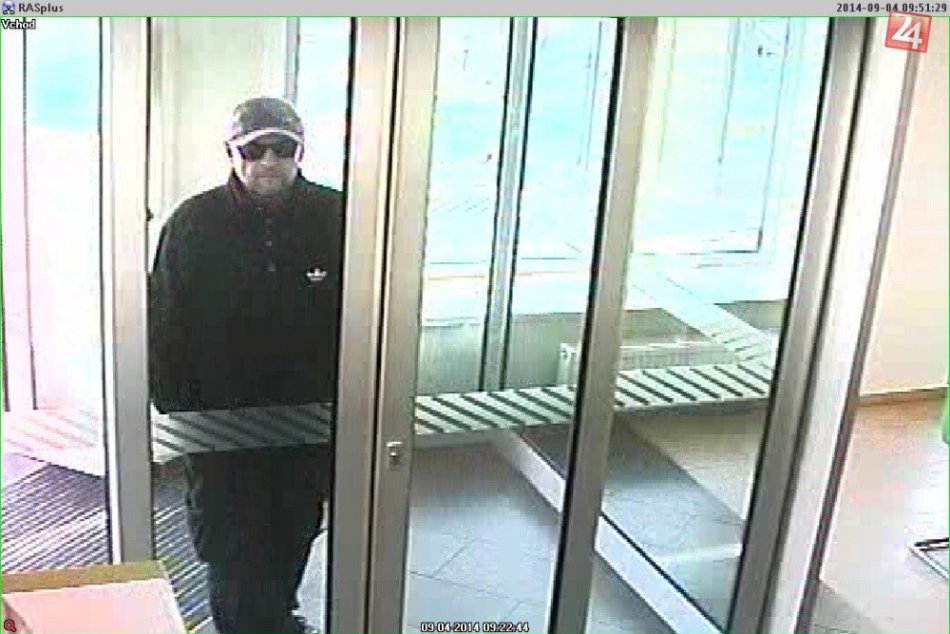 Lúpil ozbrojený guľovnicou, lup odniesol v igelitke