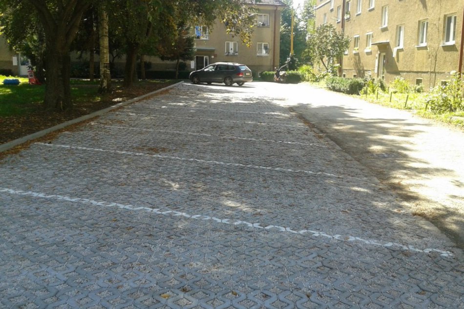 Parkoviská na sídlisku Píly sú dokončené