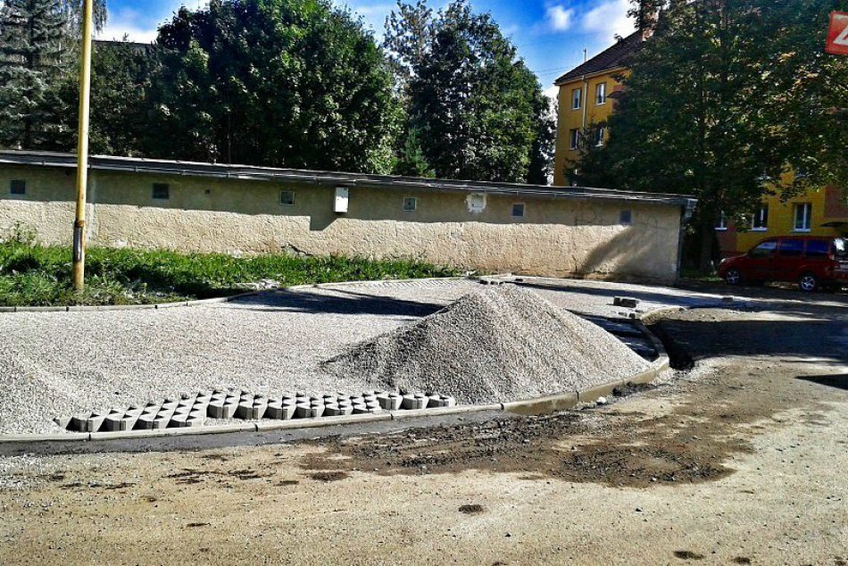 V Humennom pribudlo 796 m2 parkovacieho priestoru