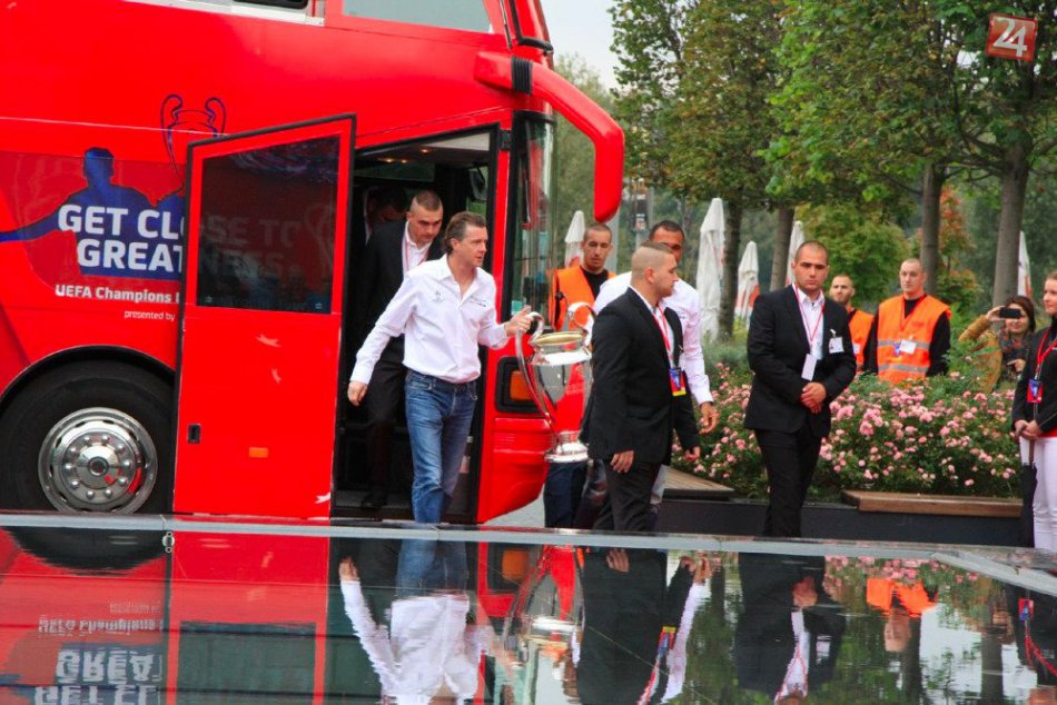 Fanúšikovia futbalu si dnes v Bratislave prišli na svoje