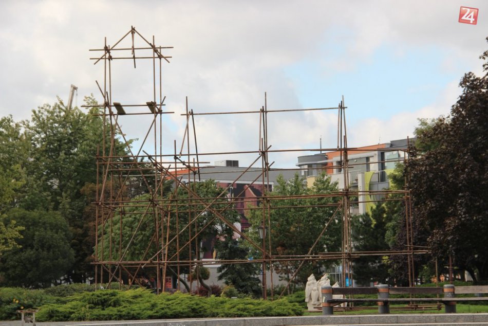 Katedrála z lešenia