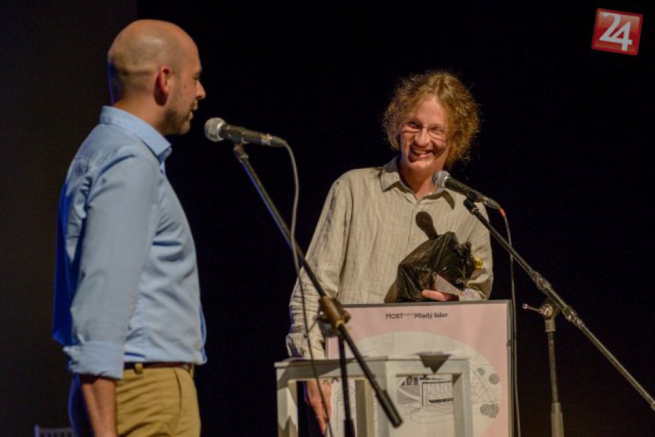 Slávnostné odovzdávanie Ceny Most 2013/14 pre mladých a fantastických