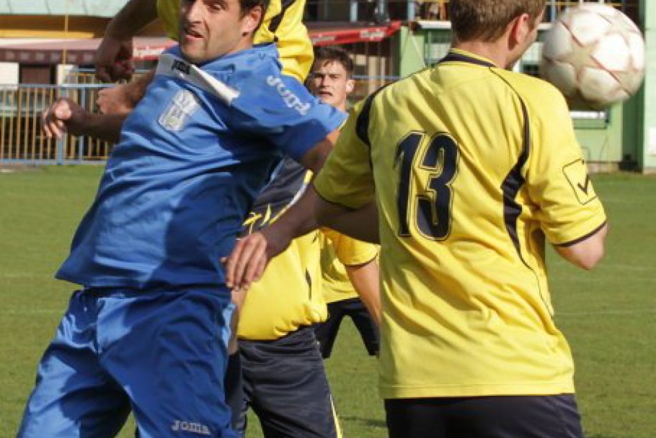 Futbal: SlLupca-Repiste_2-3(1-1)