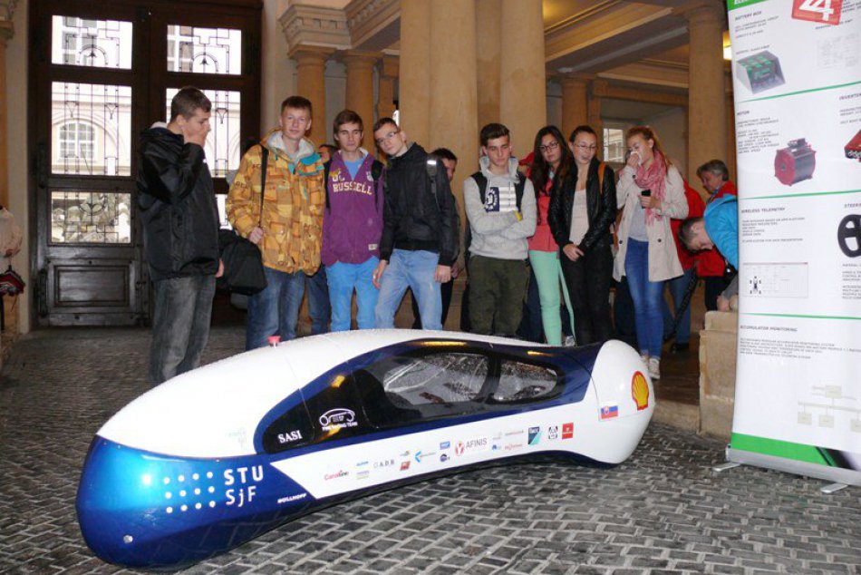 Študenti STU vyrobili 3 unikátne formuly: Predvedú ich stredoškolákom