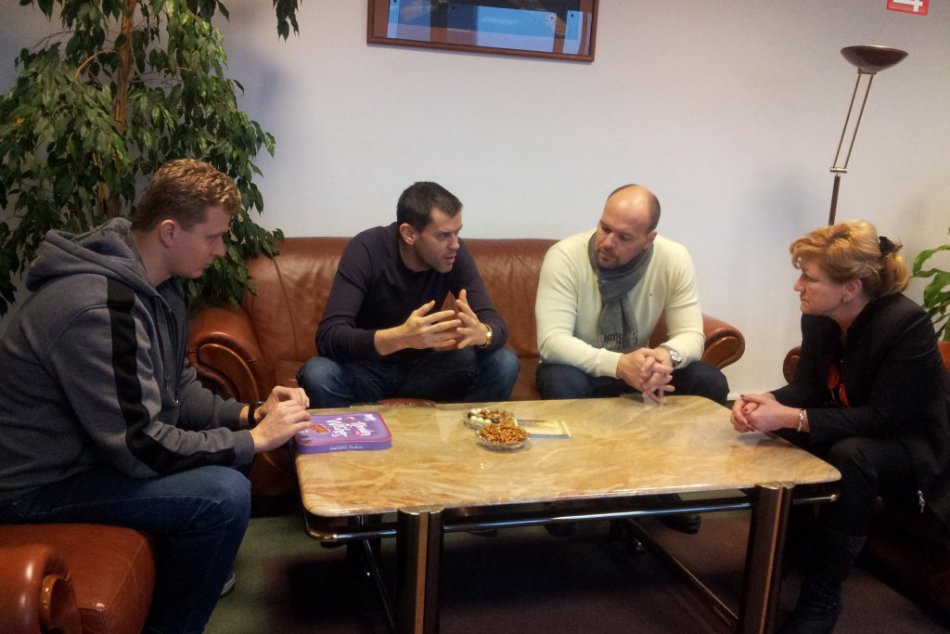 Bystrické trojičky dostali pomoc z verejnej zbierky