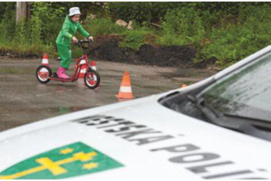 Lepšie podmienky pre mestských policajtov. Štefan Comorek vie, ako na to