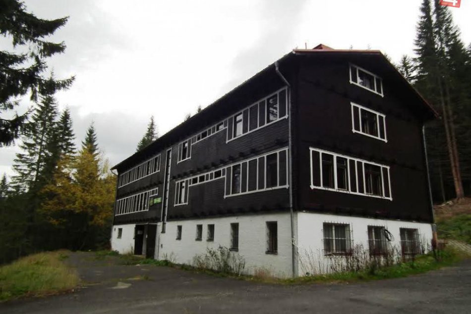 Bjornsonova chata rekonstruckia