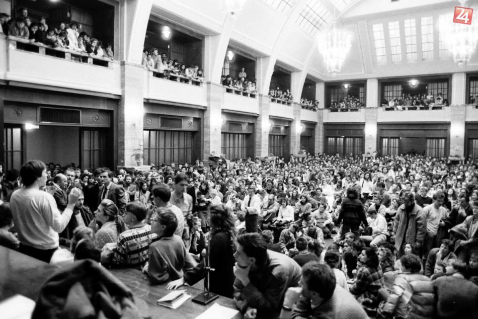 Udalosti novembra 1989 v Bratislave na záberoch z archívu