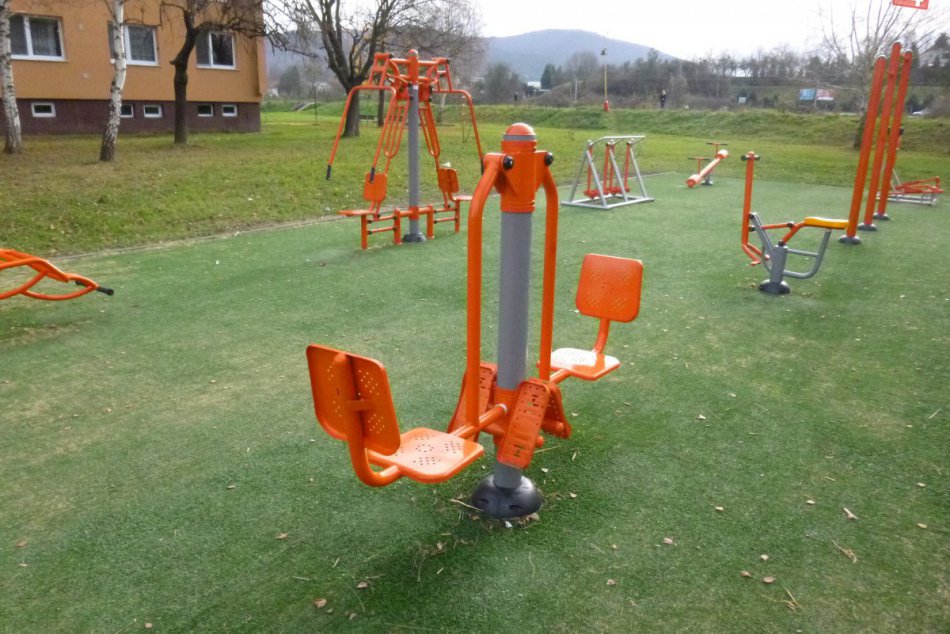 Absolútna novinka v Humennom: Pozrite si nové fitnes ihrisko