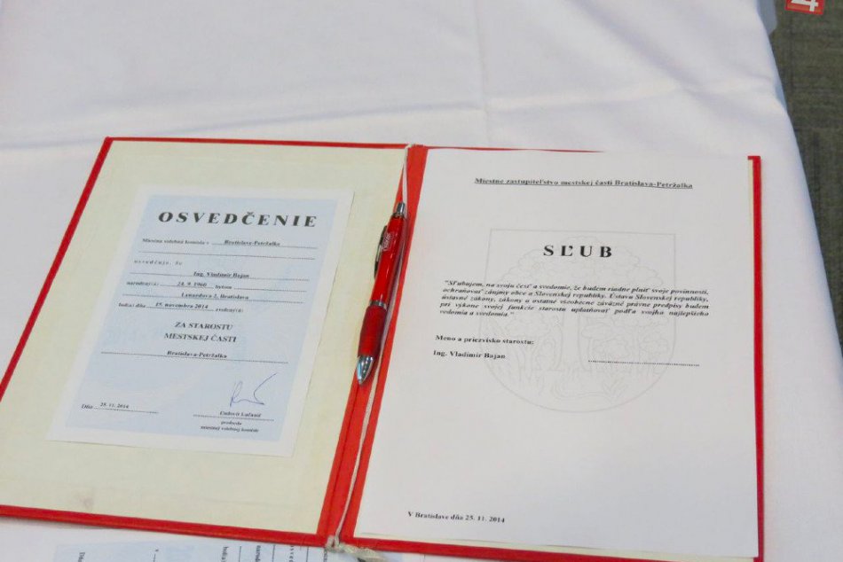 Starosta Bajan zložil sľub