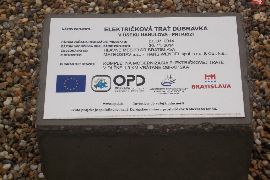 Električková trať v Dúbravke