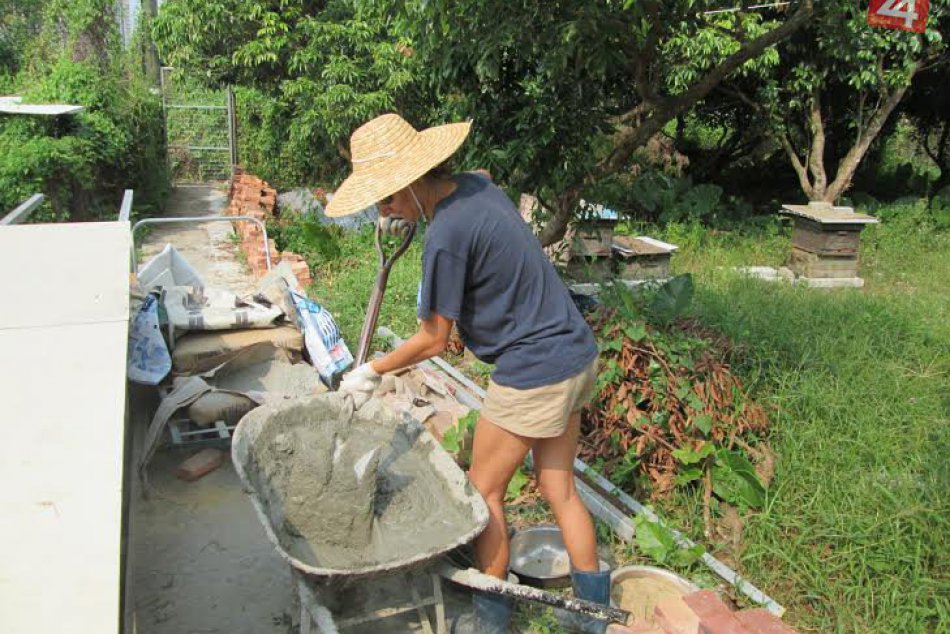 Mladú Bystričanku zaviedli túlavé nohy do exotických krajín