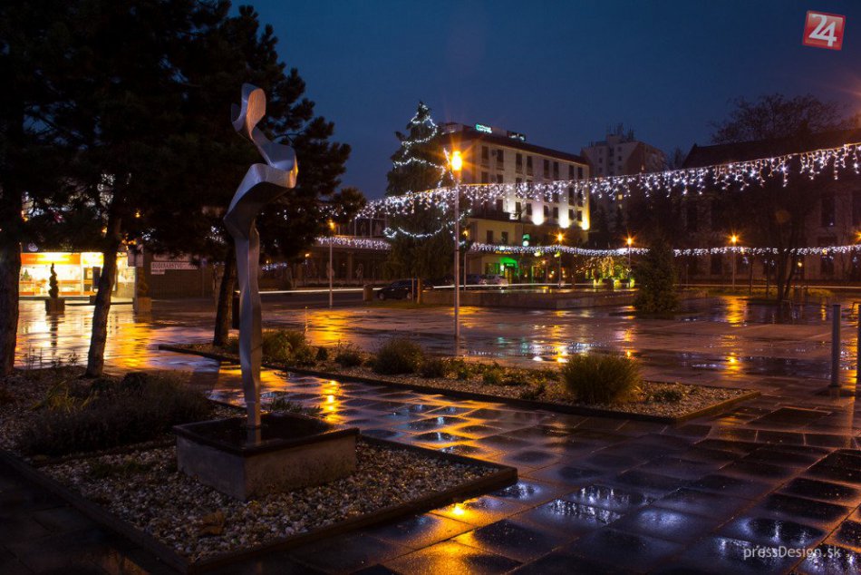 OBRAZOM: Vianočná výzdoba v Šali v celej svojej kráse