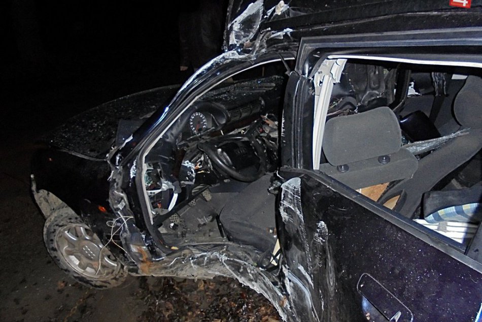 Audina nabúrala do stĺpu, zábery z miesta nešťastia!