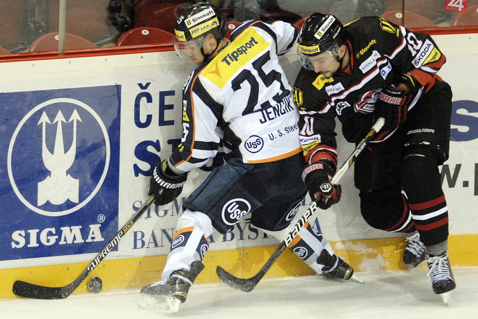 V šlágri kola sa na bystrickom ľade stretli barani s Košicami