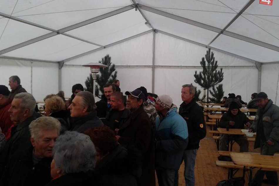 OBRAZOM: Vianoce prišli predčasne aj medzi sociálne slabších!