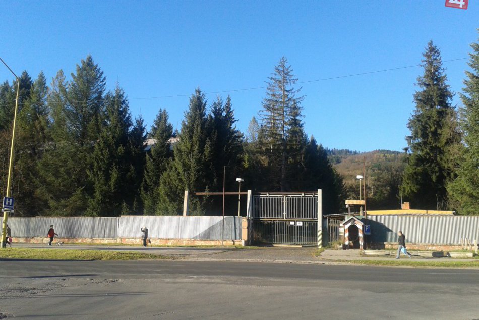 Breznianske kasárne búrajú