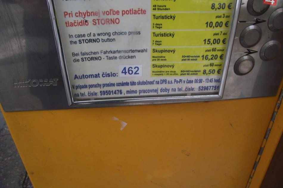 Poškodené automaty na cestovné lístky