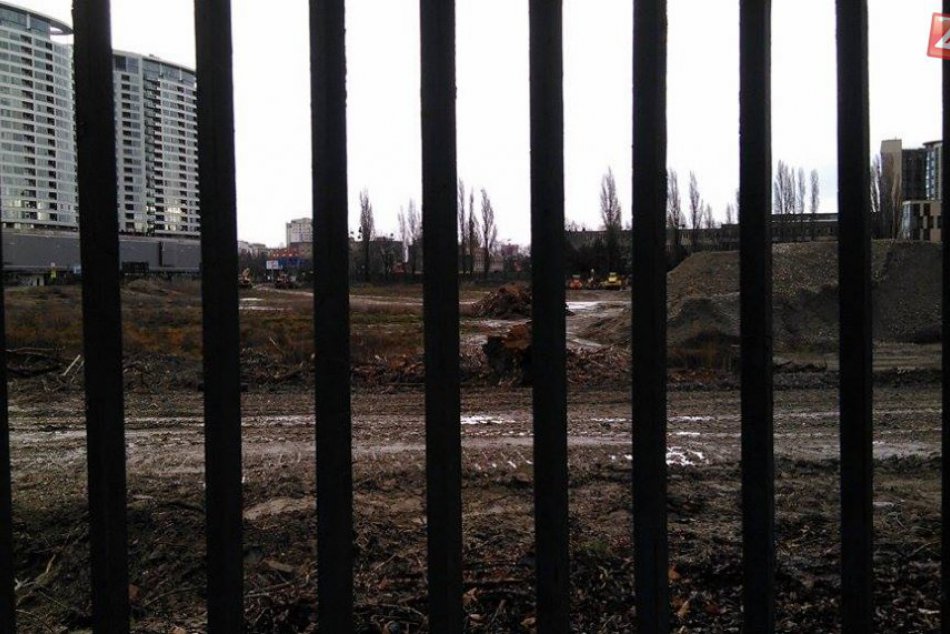 Na Tehelnom poli sa začali výkopové práce